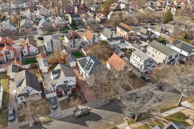 8132 265th Street, Glen Oaks, NY 11004