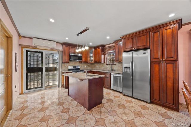 8132 265th Street, Glen Oaks, NY 11004