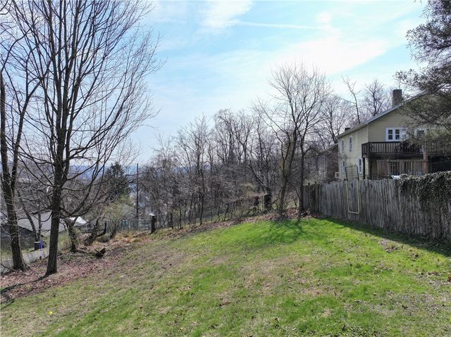 923 Locust Street, Coraopolis, PA 15108