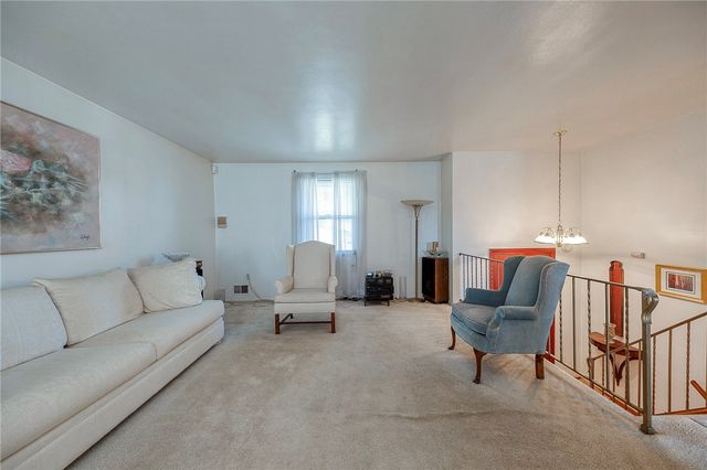 923 Locust Street, Coraopolis, PA 15108