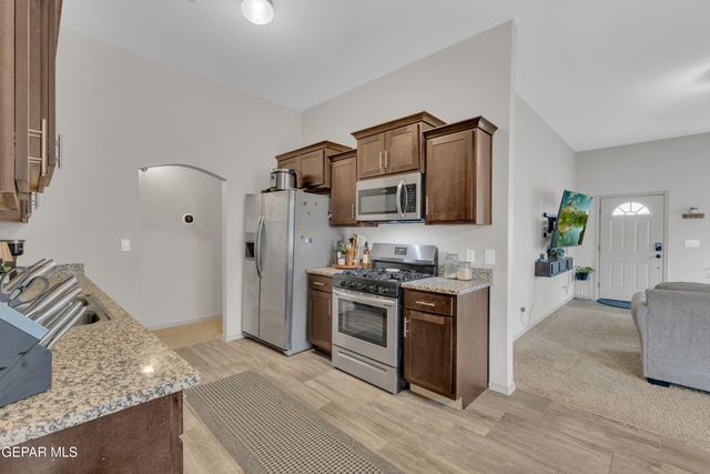 11632 Flor Achillea, Socorro, TX 79927