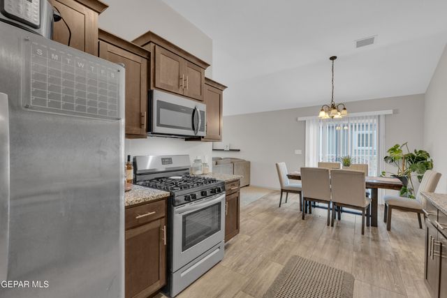 11632 Flor Achillea, Socorro, TX 79927