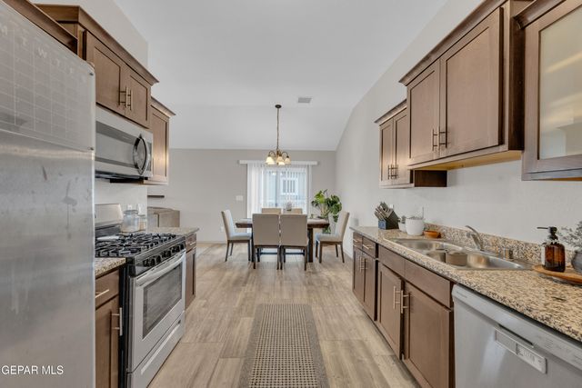 11632 Flor Achillea, Socorro, TX 79927