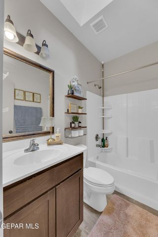 11632 Flor Achillea, Socorro, TX 79927