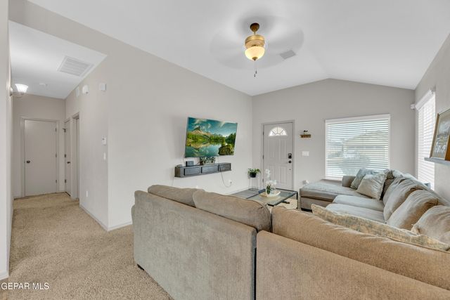 11632 Flor Achillea, Socorro, TX 79927