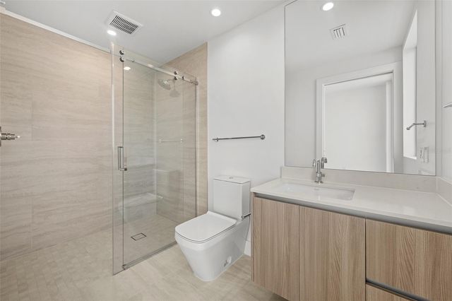 5713 BOWEN DANIEL 903, Tampa, FL 33616