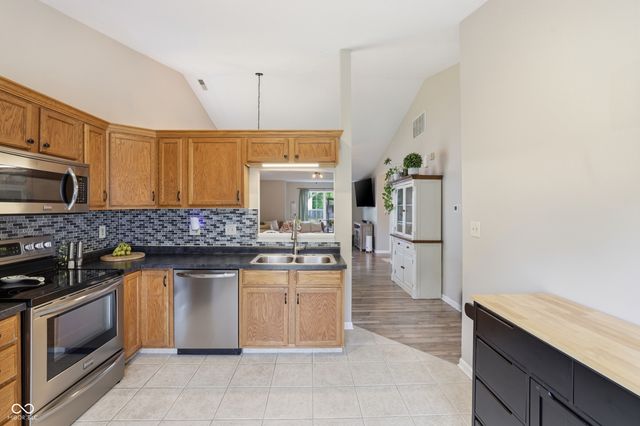 13841 N Ayrshire Circle, Camby, IN 46113
