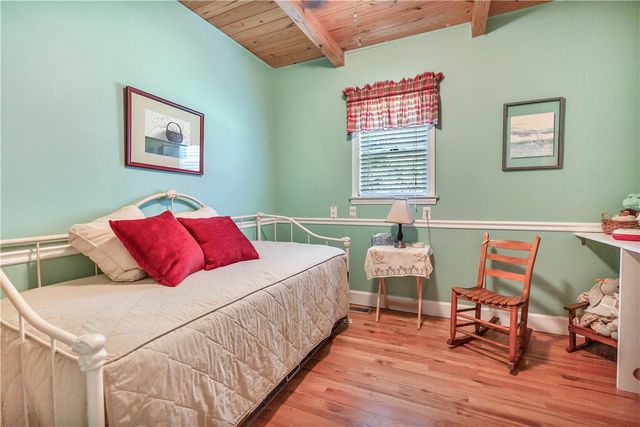 1100 Cherokee Road, Townville, SC 29689
