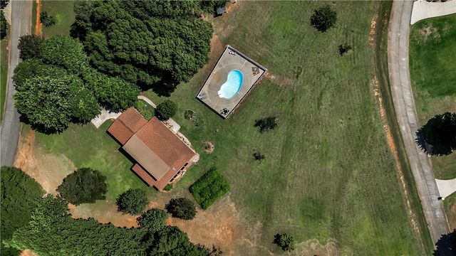1100 Cherokee Road, Townville, SC 29689