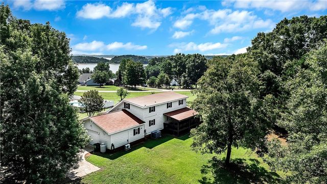 1100 Cherokee Road, Townville, SC 29689