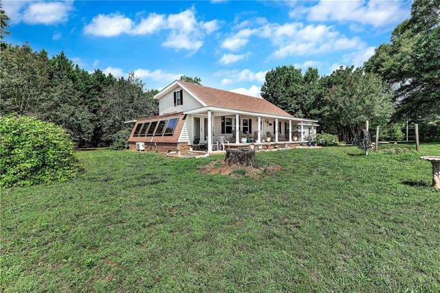 1100 Cherokee Road, Townville, SC 29689