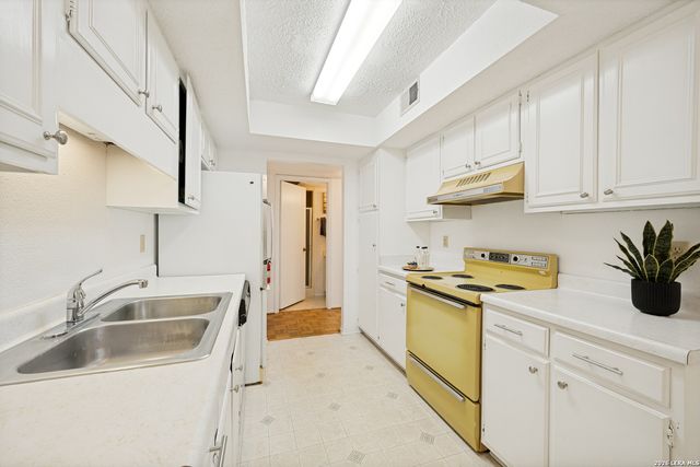 7123 Thrush View Ln Apt 14, San Antonio, TX 78209