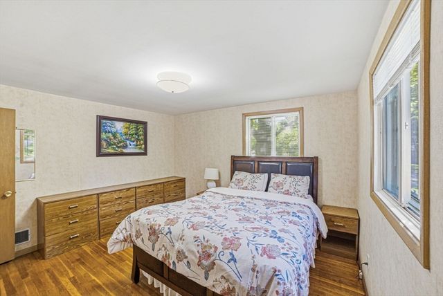 14 Clearview Dr, Framingham, MA 01701