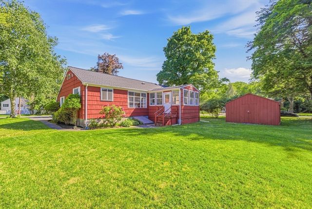 14 Clearview Dr, Framingham, MA 01701