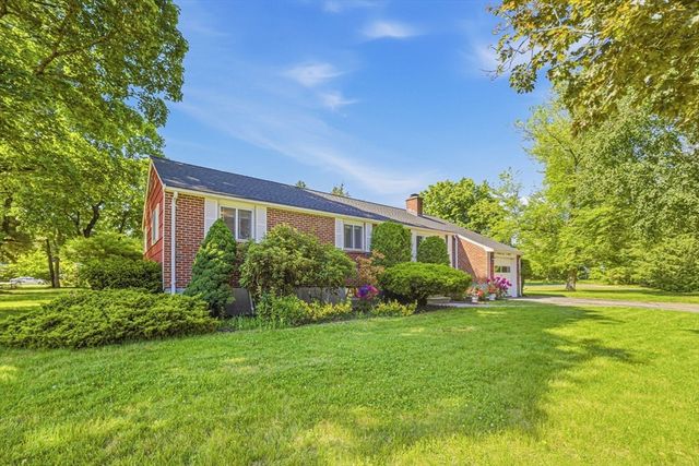 14 Clearview Dr, Framingham, MA 01701