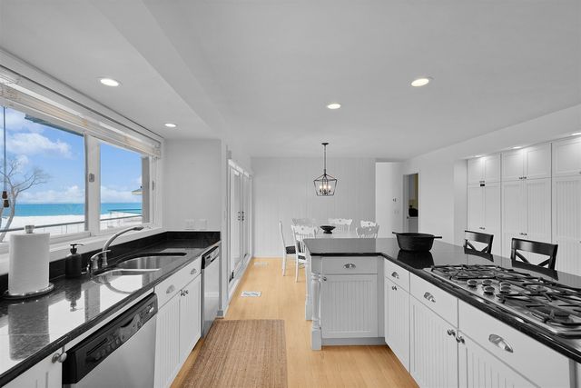 51007 Lake Park Drive, New Buffalo, MI 49117