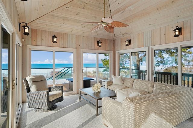 51007 Lake Park Drive, New Buffalo, MI 49117