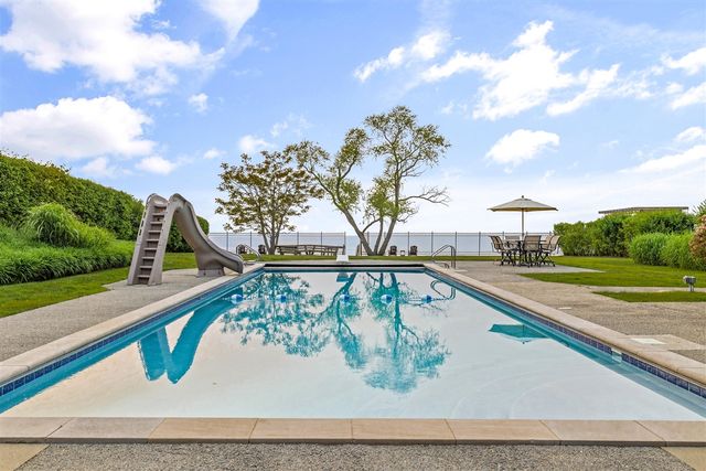 51007 Lake Park Drive, New Buffalo, MI 49117