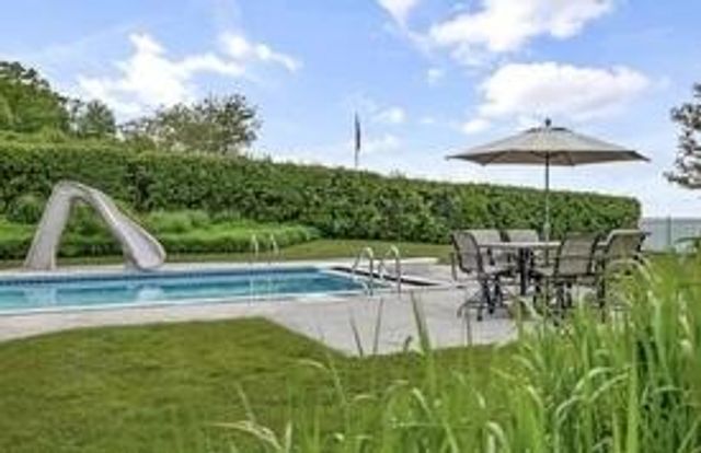 51007 Lake Park Drive, New Buffalo, MI 49117