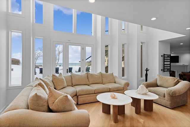 51007 Lake Park Drive, New Buffalo, MI 49117