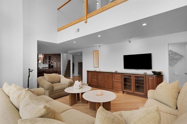 51007 Lake Park Drive, New Buffalo, MI 49117