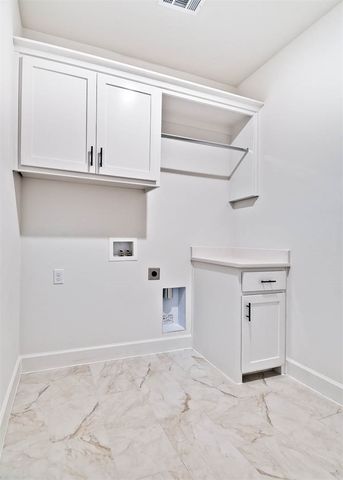 17 Roxburgh Lane, Bella Vista, AR 72715