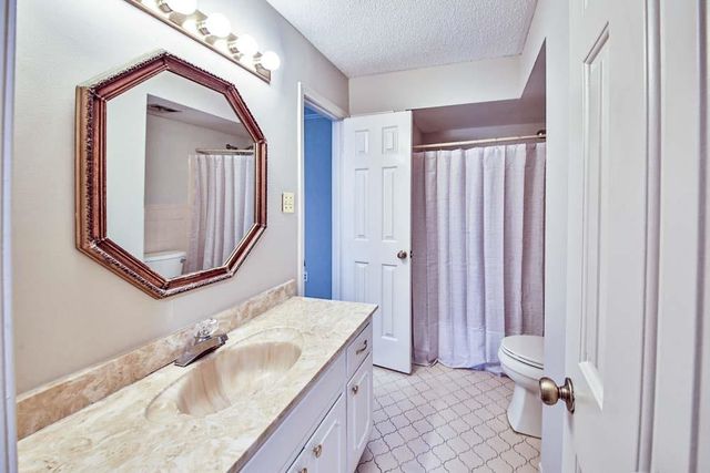 8749 N ABBOTSBURY PL, Memphis, TN 38016