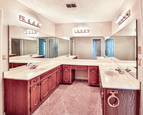 8749 N ABBOTSBURY PL, Memphis, TN 38016