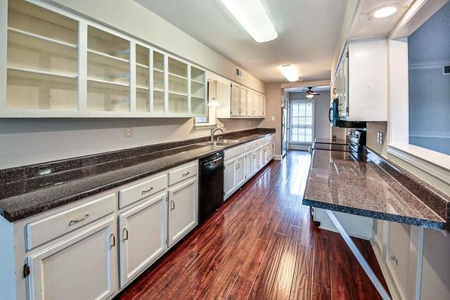 8749 N ABBOTSBURY PL, Memphis, TN 38016