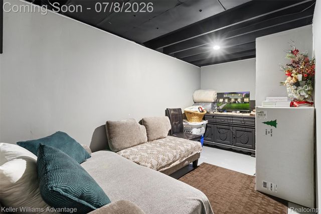 8948 Shawn Drive, Sterling Heights, MI 48312