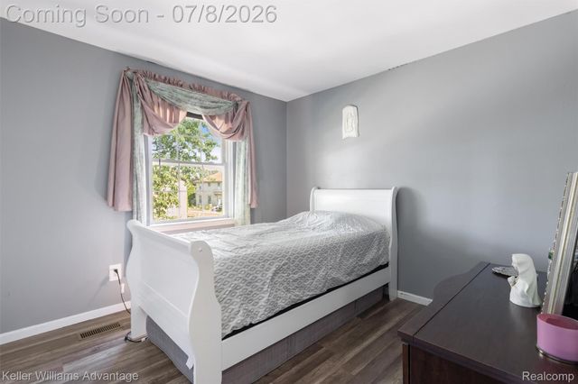 8948 Shawn Drive, Sterling Heights, MI 48312