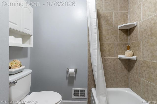 8948 Shawn Drive, Sterling Heights, MI 48312