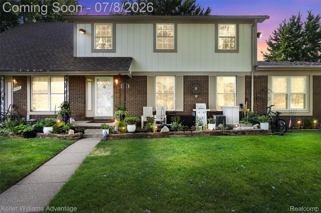 8948 Shawn Drive, Sterling Heights, MI 48312