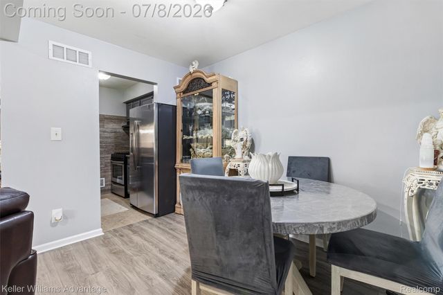 8948 Shawn Drive, Sterling Heights, MI 48312