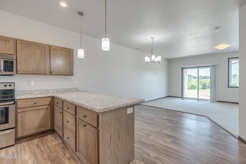 803 14th Street SE, Mandan, ND 58554 photo 5