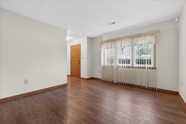 7737 Ovaldale Drive, North Charleston, SC 29418