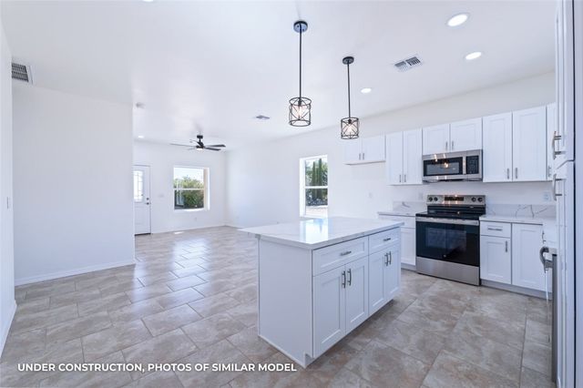 2100 E Thompson Avenue, Kingman, AZ 86409