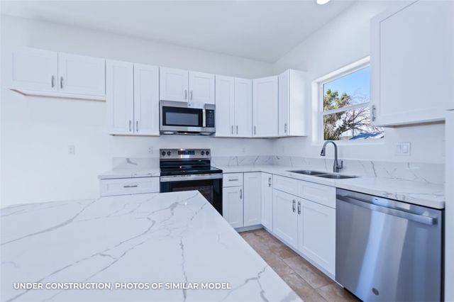 2100 E Thompson Avenue, Kingman, AZ 86409