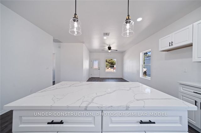 2100 E Thompson Avenue, Kingman, AZ 86409