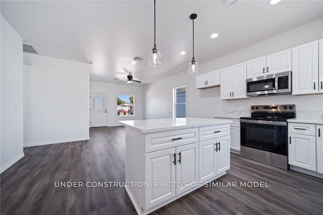 2100 E Thompson Avenue, Kingman, AZ 86409