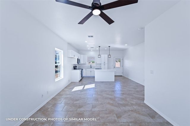 2100 E Thompson Avenue, Kingman, AZ 86409