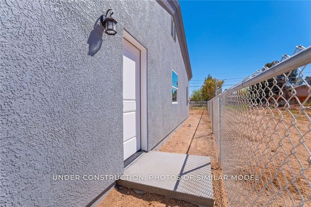 2100 E Thompson Avenue, Kingman, AZ 86409