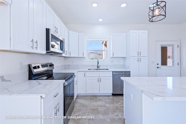 2100 E Thompson Avenue, Kingman, AZ 86409