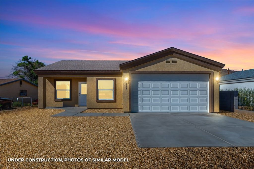 2100 E Thompson Avenue, Kingman, AZ 86409