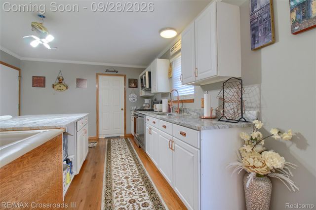 409 Breakwater Court, Belleville, MI 48111