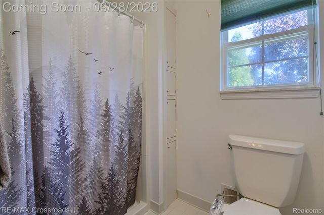 409 Breakwater Court, Belleville, MI 48111