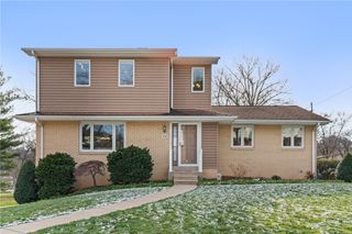 990 Holly Lynne Drive, South Park, PA 15236