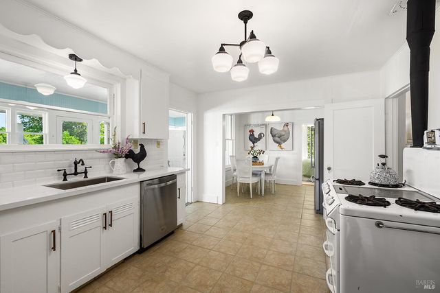 7357 Covey Rd, Forestville, CA 95436