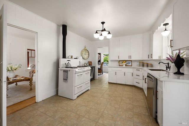 7357 Covey Rd, Forestville, CA 95436