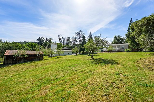 7357 Covey Rd, Forestville, CA 95436